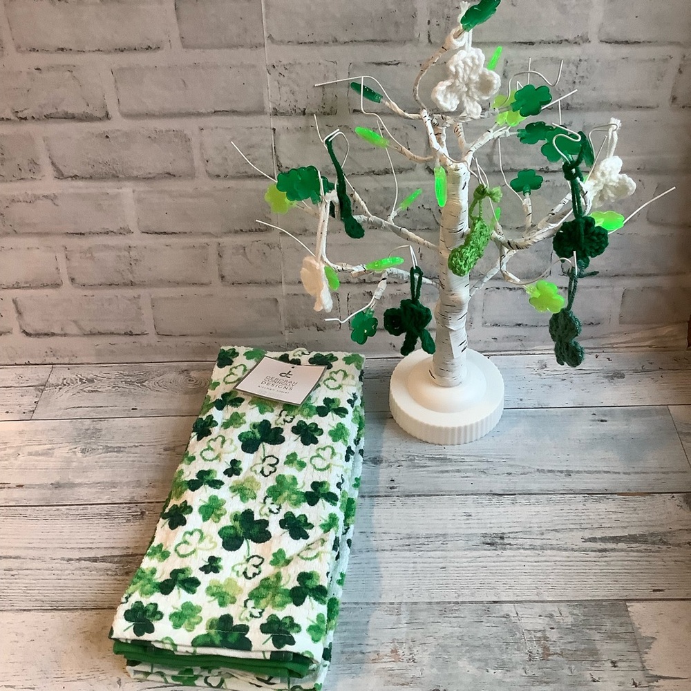 Deborah Connolly 3PK. Shamrock St. Patrick’s Day Kitchen Towels